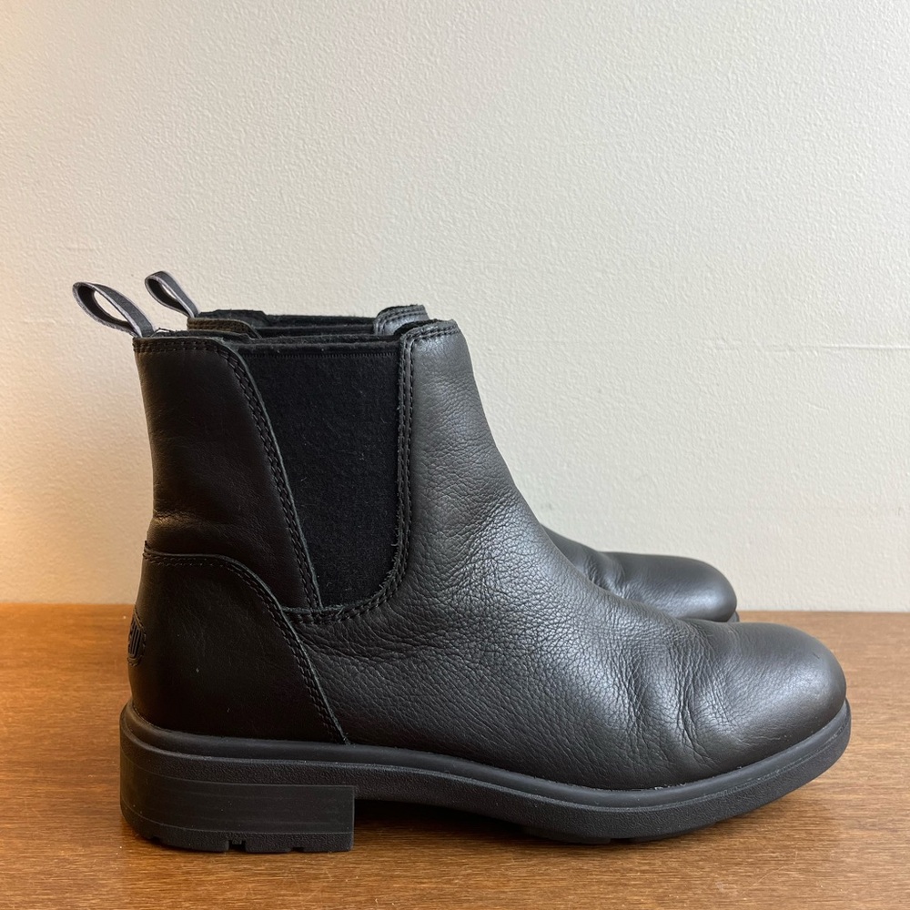 UGG Women’s Black Leather Ankle Boots **Like New**
